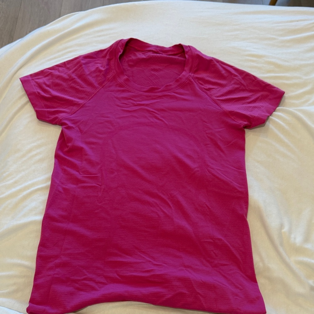 Lululemon Athletica Fuchsia T-Shirt